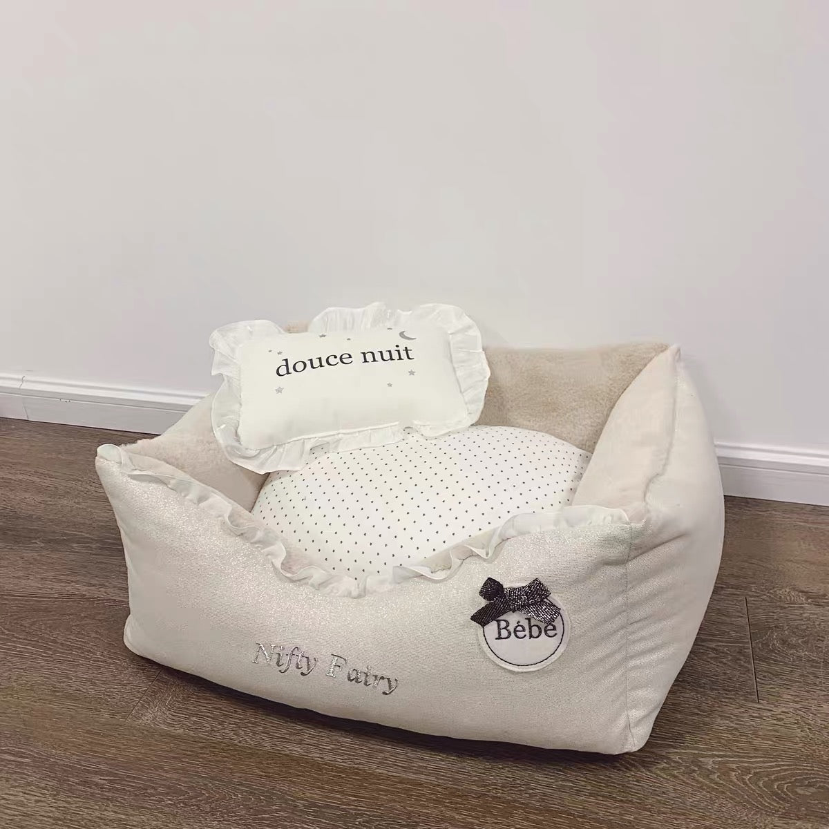 NIFTY FAIRY Premium Four Season Pet Bed with Pillow - White